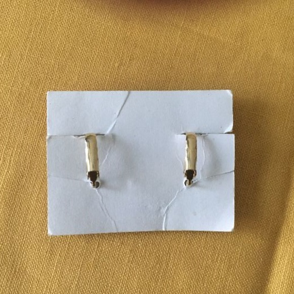 *HOST PICK* New Avon clip-on earrings - Picture 2 of 2